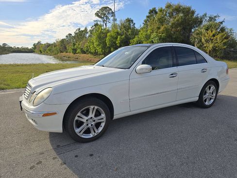 Used 2006 Mercedes-Benz E 350 4MATIC Sedan image 2