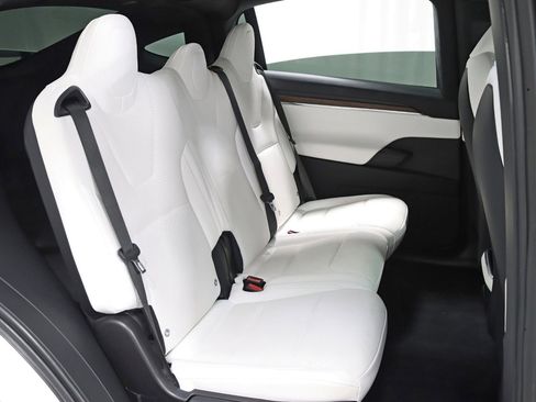 Used 2023 Tesla Model X image 31