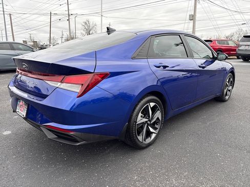 Used 2023 Hyundai Elantra SEL w/ Convenience Package image 4