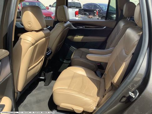 Used 2020 Cadillac XT6 Premium Luxury w/ Platinum Package FWD image 9