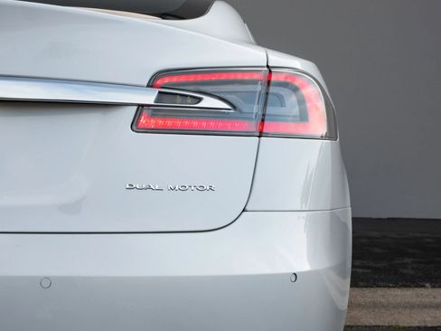 Used 2020 Tesla Model S Long Range image 32