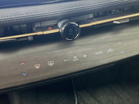 Used 2023 Nissan Ariya FWD image 24