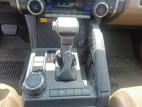 Used 2025 Toyota 4Runner Limited AWD/4WD image 24