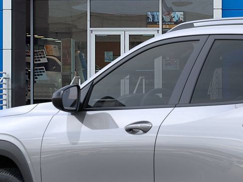 Used 2026 Chevrolet Trax ACTIV w/ Sunroof Package FWD image 12