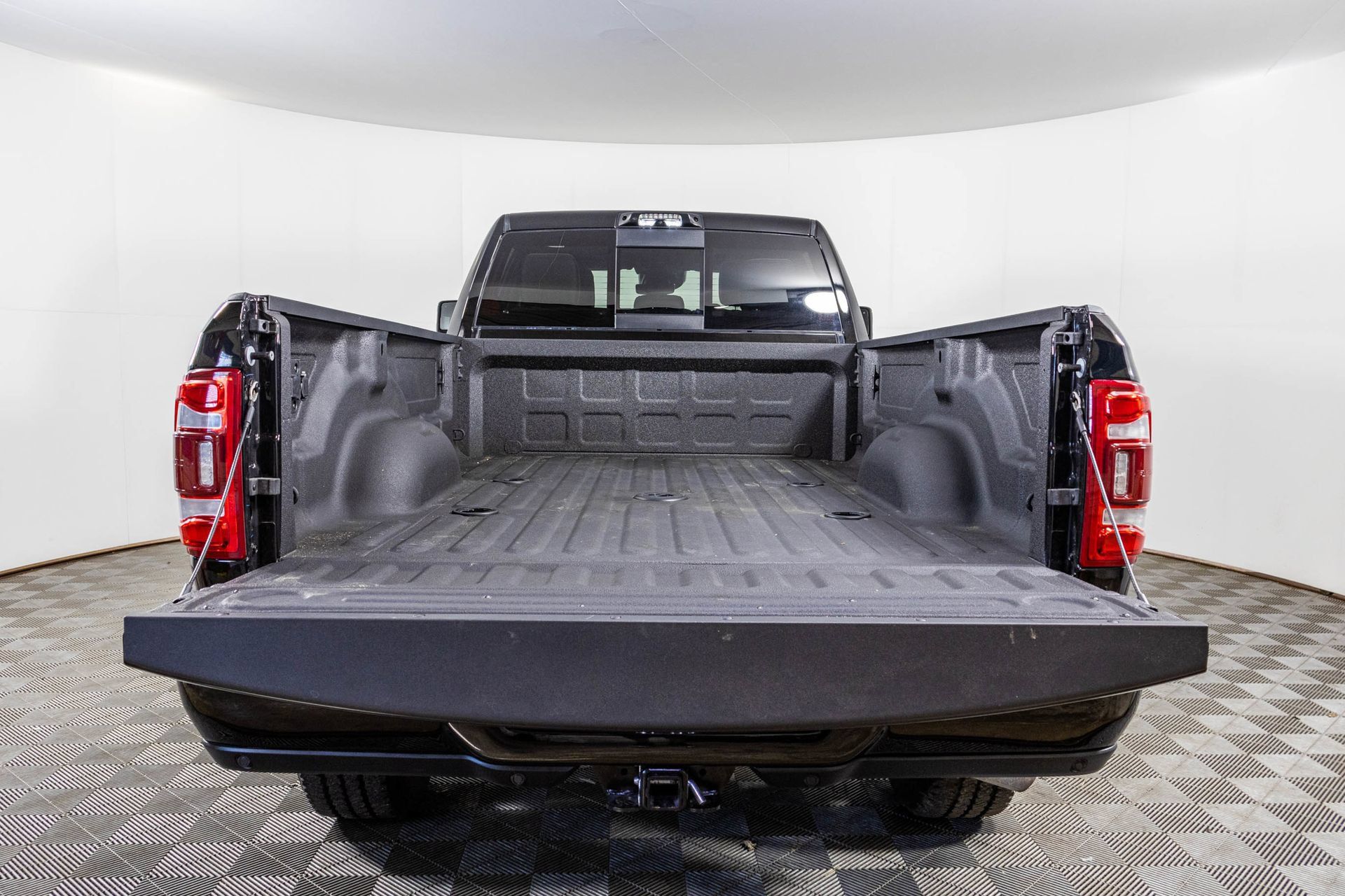 Used 2024 RAM 3500 Limited AWD/4WD image 47