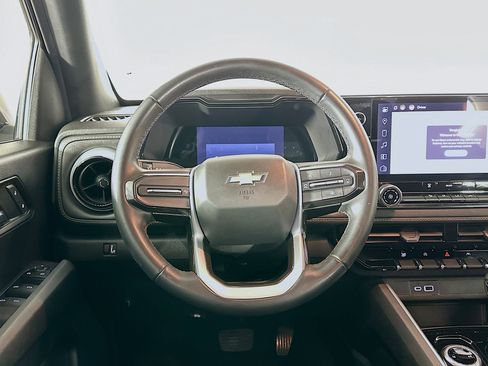 Used 2023 Chevrolet Colorado LT image 17