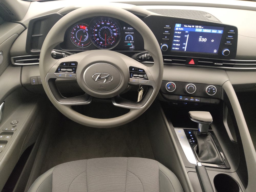 Used 2021 Hyundai Elantra SE FWD image 22