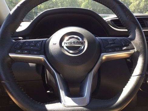 Used 2020 Nissan Rogue SV AWD/4WD image 28