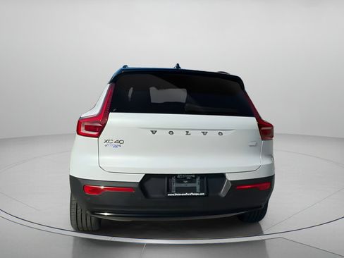 Used 2023 Volvo XC40 Recharge Plus image 23