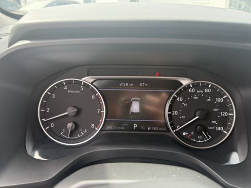 Used 2025 Nissan Rogue SV AWD/4WD image 19