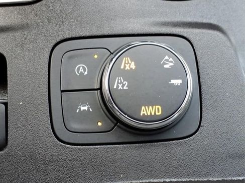 Used 2023 Chevrolet Traverse Premier w/ Redline Edition AWD/4WD image 24