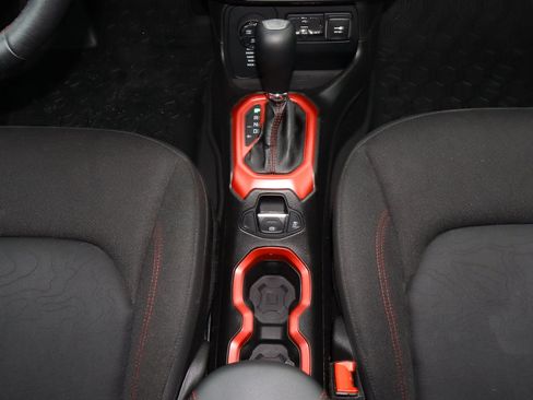 Used 2015 Jeep Renegade Trailhawk w/ Popular Equipment Group AWD/4WD image 19
