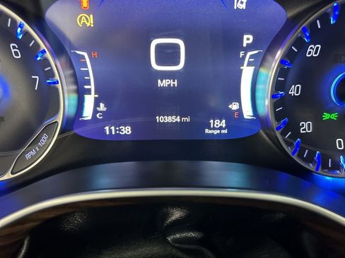 Used 2021 Chrysler Pacifica Limited image 16