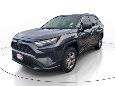 Used 2023 Toyota RAV4 LE AWD/4WD image 3