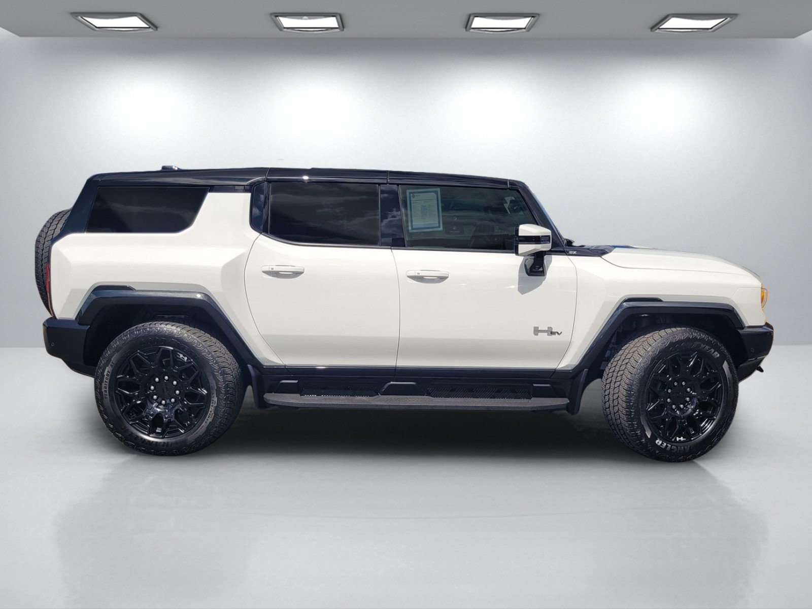 Used 2025 GMC Hummer EV 2X AWD/4WD image 3
