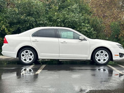 Used 2011 Ford Fusion SE w/ 201A Rapid Spec Order Code image 3