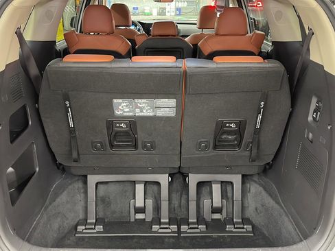 Used 2024 Kia Carnival SX Prestige image 16