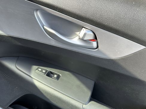 Used 2023 Kia Forte LXS w/ LXS Technology Package image 15