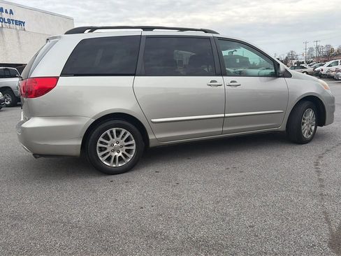 Used 2007 Toyota Sienna XLE Limited image 10