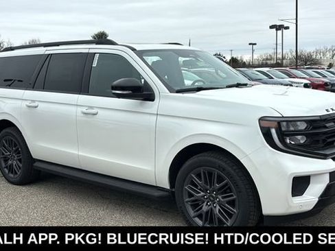 New 2026 Ford Expedition Max Platinum w/ Stealth Appearance Package image 29