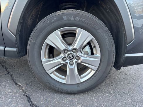 Used 2025 Toyota RAV4 XLE image 32