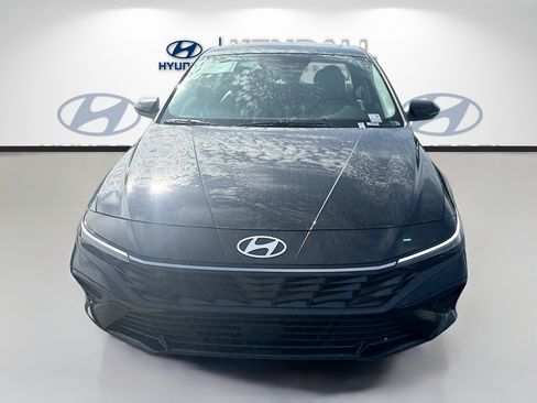 New 2026 Hyundai Elantra Limited FWD image 2