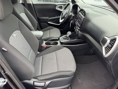 Used 2023 Kia Soul LX w/ Option Group 015 image 16
