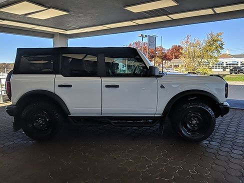 Certified 2022 Ford Bronco Black Diamond image 4