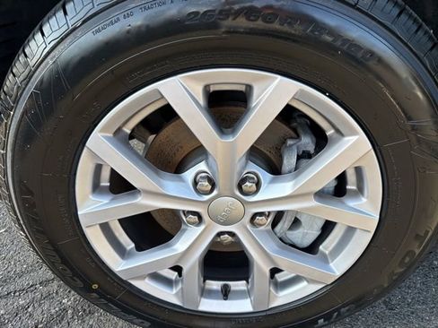 Certified 2022 Jeep Grand Cherokee Limited image 10