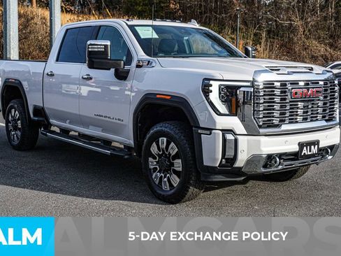 Used 2025 GMC Sierra 3500 Denali w/ Technology Package image 3