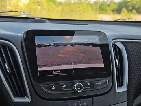 Used 2023 Chevrolet Malibu LT FWD image 19