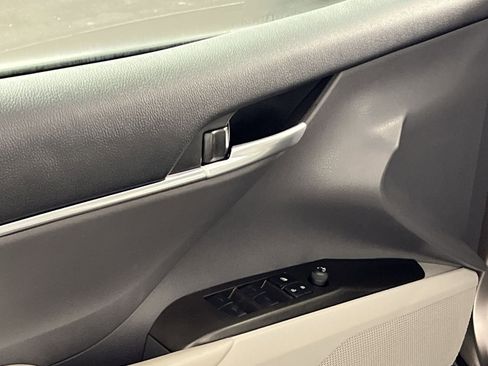 Used 2024 Toyota Camry SE image 15