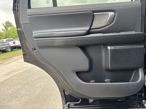 Used 2025 Ford Expedition Tremor AWD/4WD image 24