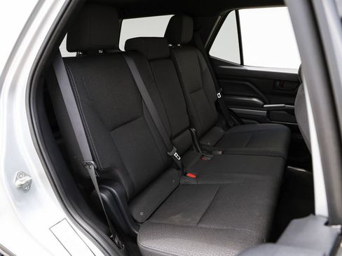 Used 2025 Toyota 4Runner SR5 AWD/4WD image 26
