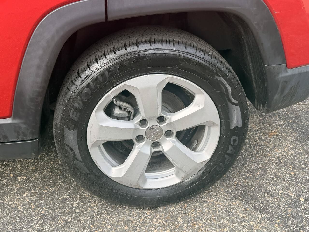 Used 2018 Jeep Compass Latitude AWD/4WD image 11