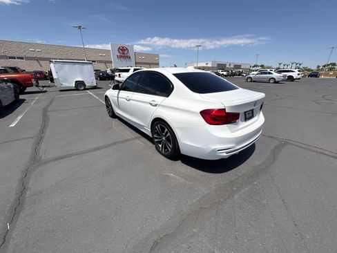 Used 2018 BMW 330i Sedan RWD image 12