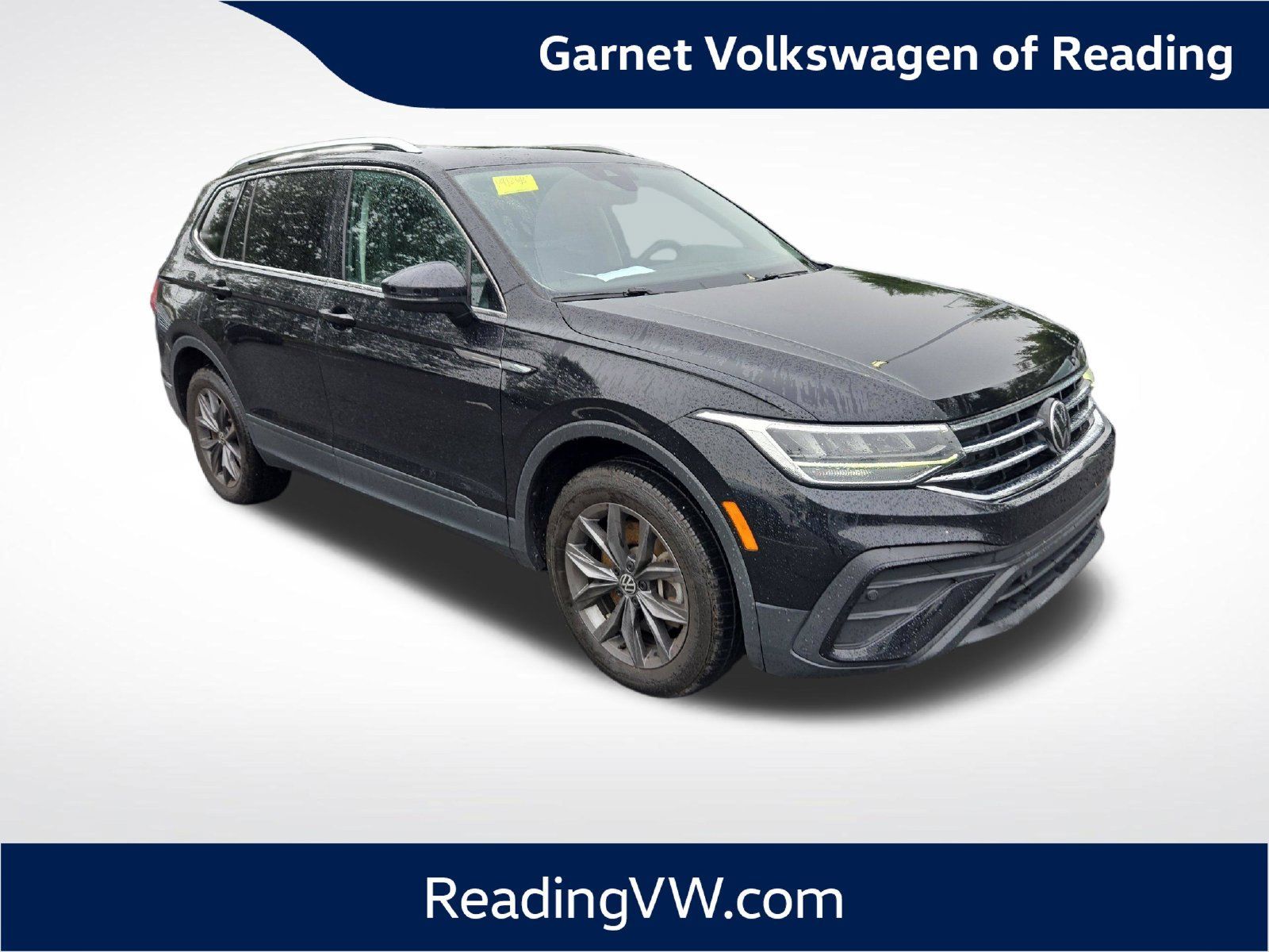 Used 2023 Volkswagen Tiguan SE w/ Panoramic Sunroof Package FWD image 7