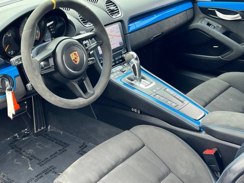 Certified 2023 Porsche 718 Cayman GT4 RWD image 4