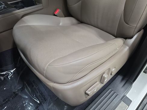 Used 2020 Lexus GX 460 Premium w/ Premium Package AWD/4WD image 26
