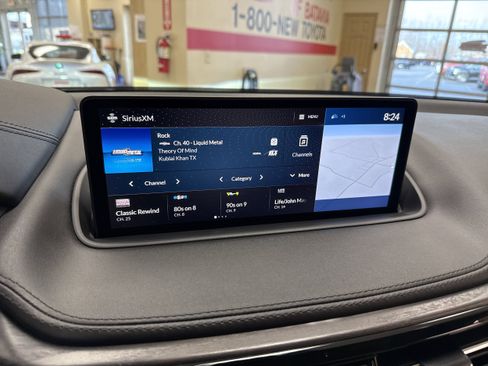 Used 2023 Acura MDX SH-AWD w/ Advance Package image 13