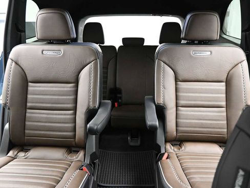 New 2026 GMC Acadia Denali Ultimate w/ LPO, Floor Liner Package AWD/4WD image 23