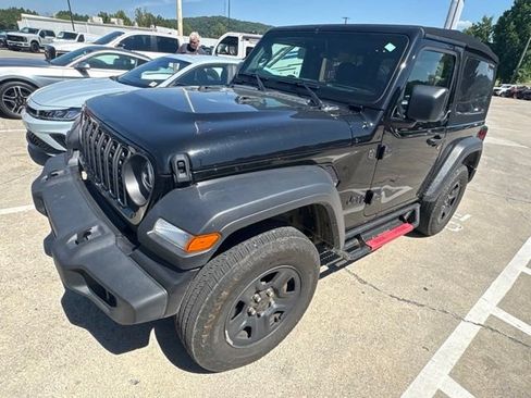 Used 2024 Jeep Wrangler Sport AWD/4WD image 3