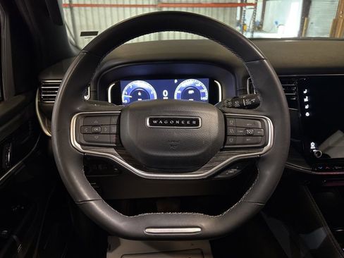 Used 2024 Jeep Wagoneer L Series II w/ Flexible Seating Group AWD/4WD image 26