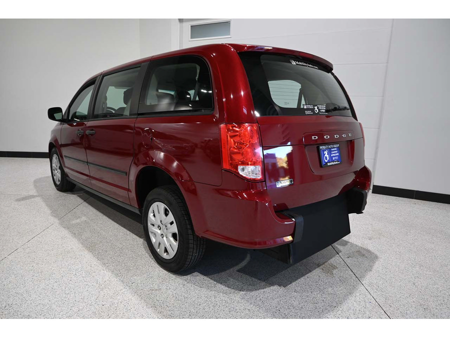 Used 2015 Dodge Grand Caravan American Value Package FWD image 8