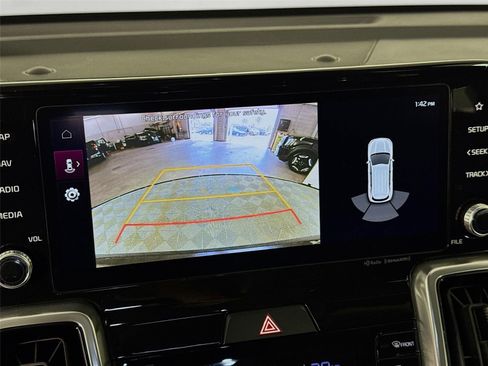 Certified 2023 Kia Sorento SX image 17