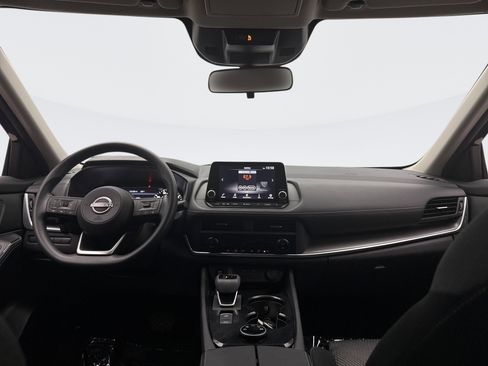 Used 2024 Nissan Rogue SV image 14