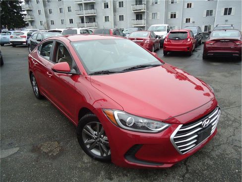 Used 2017 Hyundai Elantra SE image 4