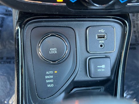 Used 2018 Jeep Compass Limited image 21