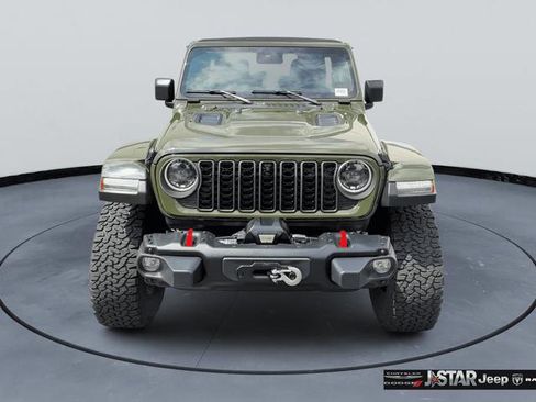Used 2024 Jeep Wrangler Unlimited Rubicon AWD/4WD image 2