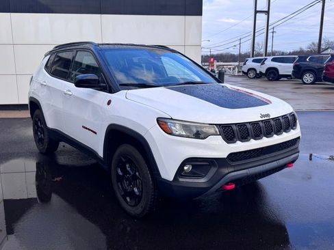 Used 2023 Jeep Compass Trailhawk AWD/4WD image 7